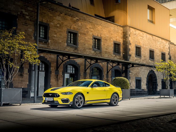 FordMustangMach1_GrabberYellow_001