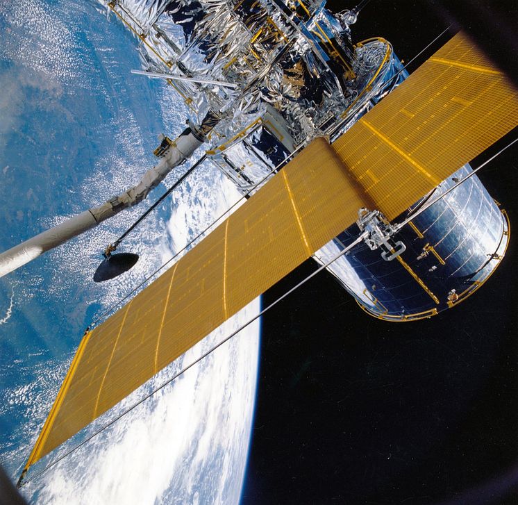earth-g0f6ec4083_1920
