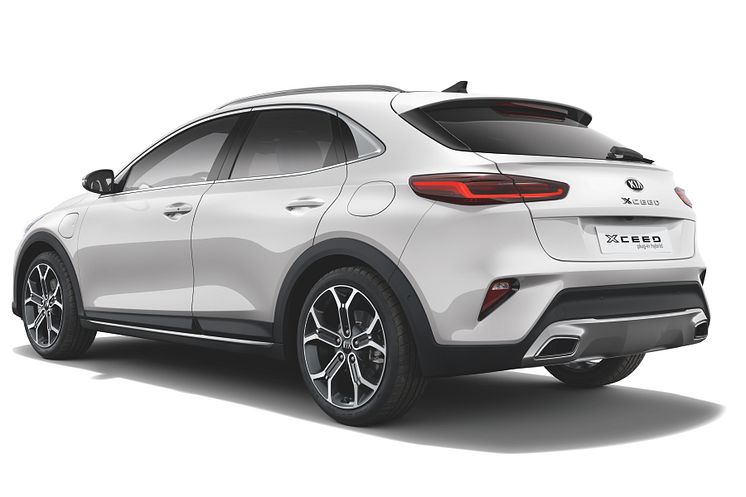 CD_CUV_PHEV_03b_3_4_rear_LHD_cmyk