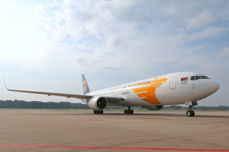 The inaugural MIAT Mongolian Airlines B767-300ER touches down at Changi Airport