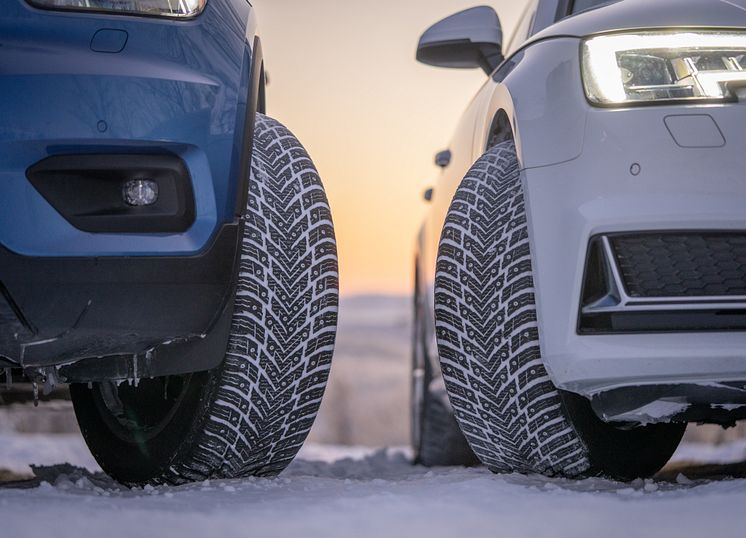Nokian+Tyres+Hakkapeliitta+10+and+Nokian+Tyres+Hakkapeliitta+10+SUV.jpg