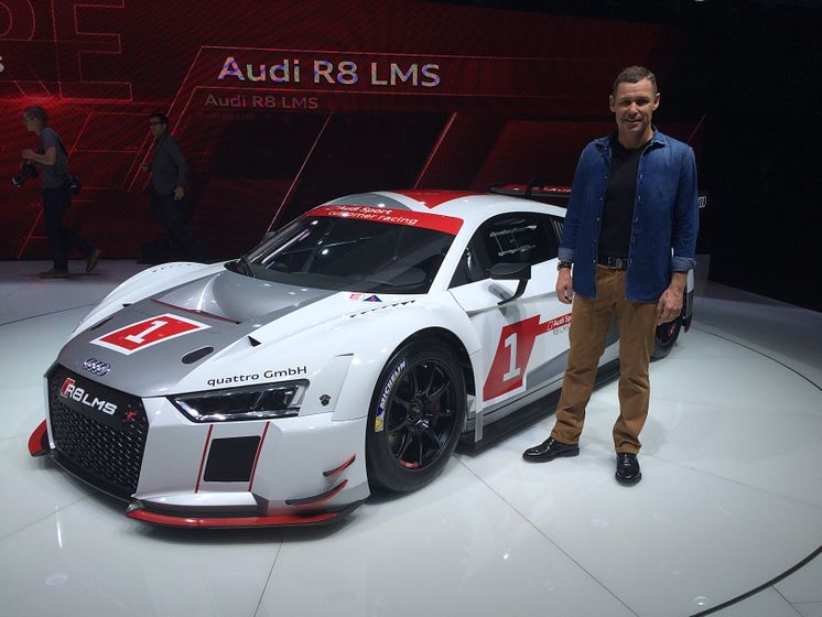 Tom K foran den nye Audi R8 LMS på Geneva Motor Show 2015
