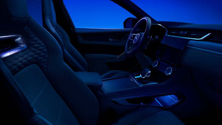 Jag_F-PACE_24MY_Interior_02_GL_057_141222