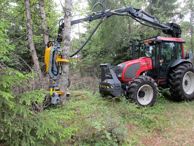 Jobo ST75 från Syketec är avsett för traktorer och medelstora grävmaskiner.