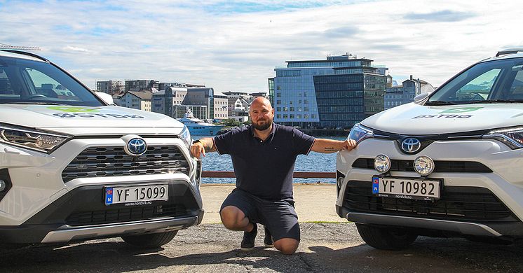 Første kunde i Bodø fikk levert nyheten RAV4 AWD