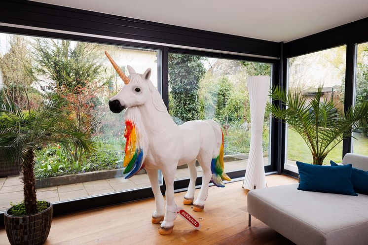 97765_Regenbogeneinhornfohlen Großfigur_(c) Schleich
