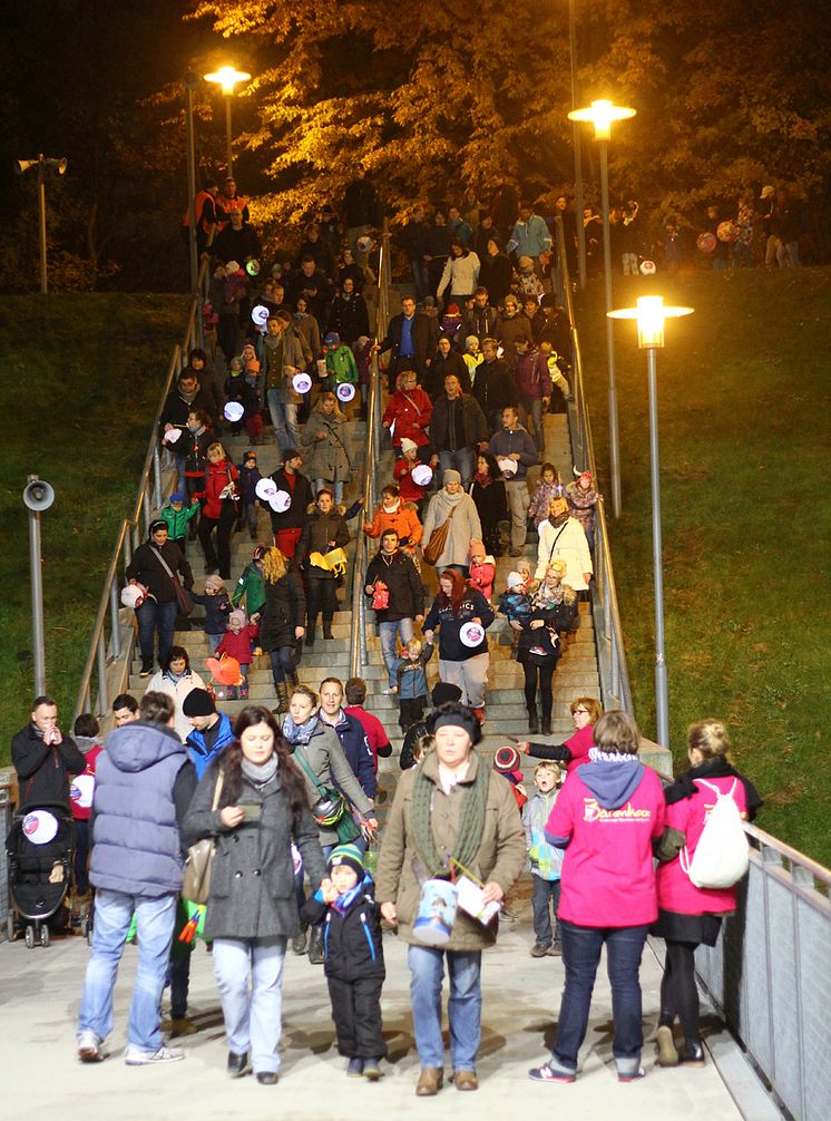 4. Leipziger Glühwürmchenumzug: 5.000 Teilnehmer laufen für den guten Zweck