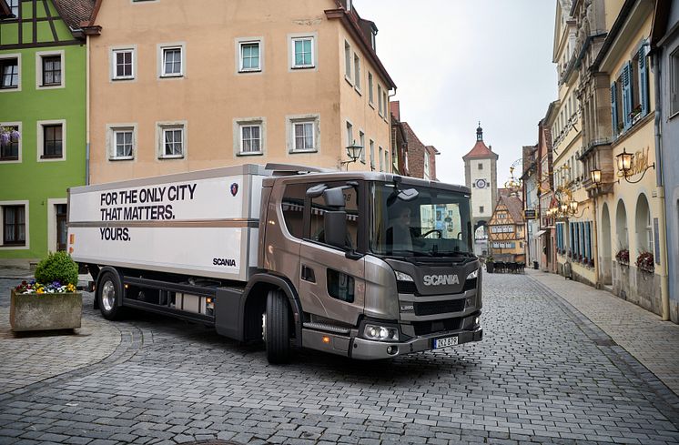 Scania L 280 mit Scania City Fenster