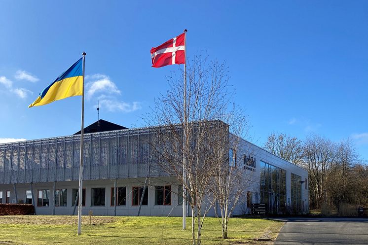 Ukrainsk flag ved rådhuset i Støvring