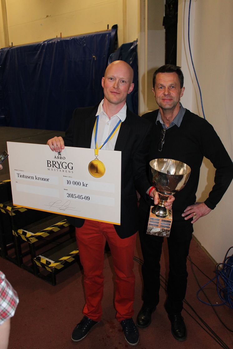 Vinnare av SM i hembryggt öl 2015 med Åbros bryggmästare Lennarth Anemyr.