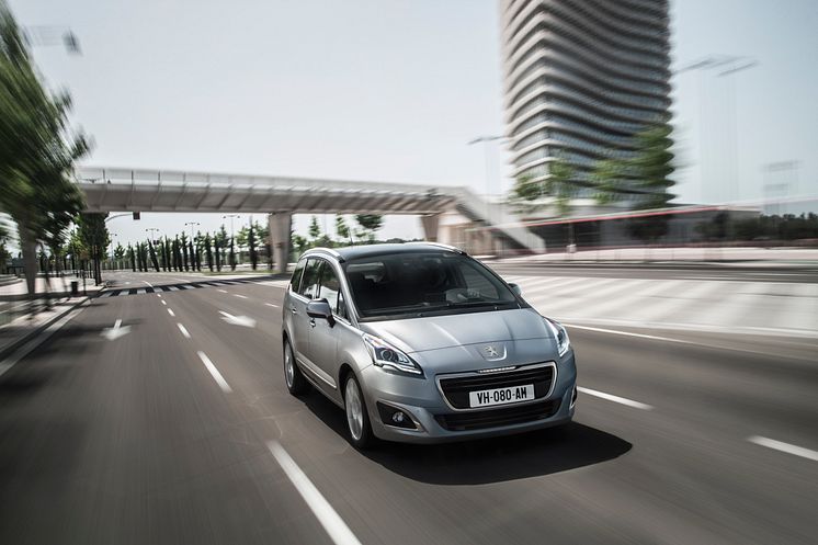 Nya generationen Peugeot 5008_front