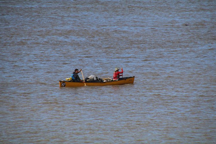 Hi-res image - Ocean Signal - Adam Weymouth and Ulli Mattsson on the Yukon river