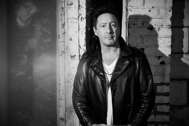 Julian_Lennon_Photo_Robert Ascroft for foureleven.agency