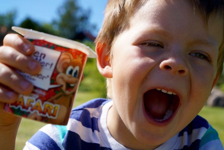 Jubler for enda bedre smak på Yoplait Safari barneyoghurt