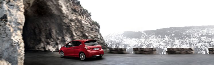 Sverigepremiär för Peugeot 208 GTi - komprimerad körglädje