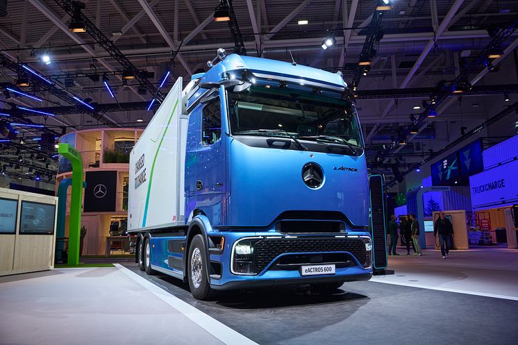 eActros 600 IAA 2024 (2).jpg