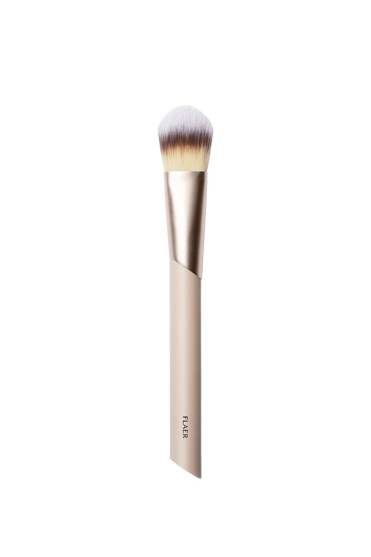 FLAER 107 Flat Foundation Brush