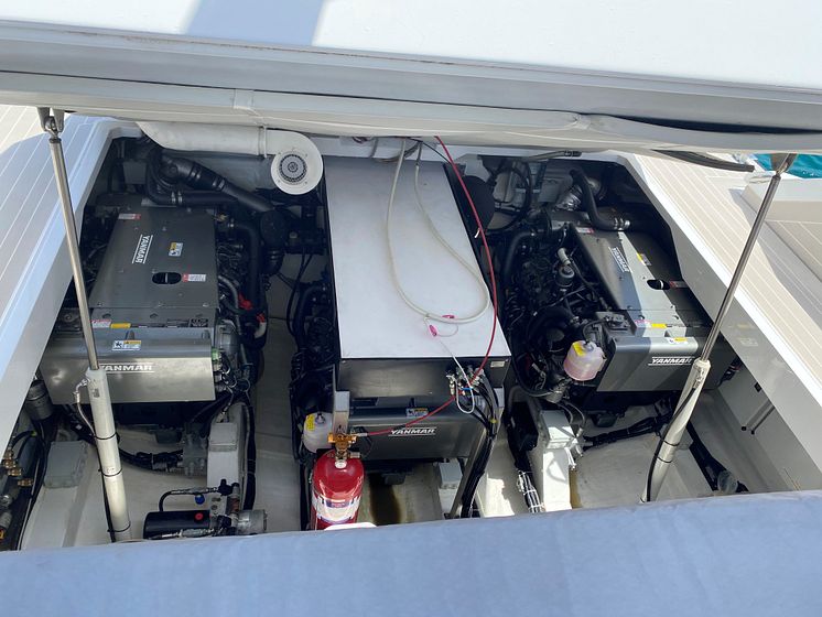 YANMAR - YANMAR triple-engine solution on Norberto Ferretti's tender.jpg