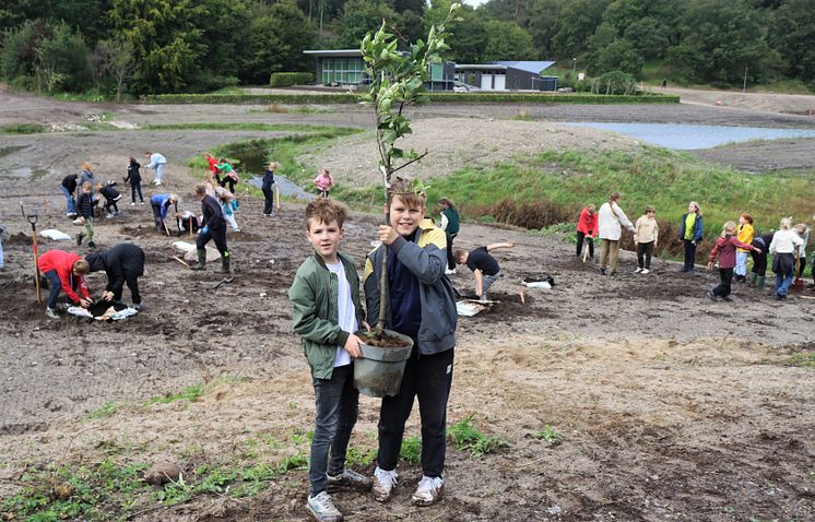 MAstrup 2023_Børn fra Karensmindeskolen var med til at plante træer