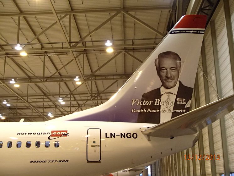 Norwegians LN-NGO med Victor Borge