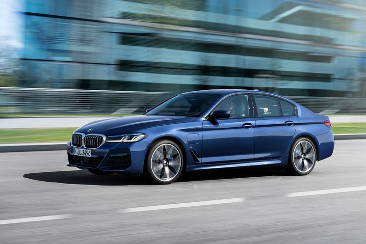 BMW 530e xDrive Sedan, Phytonic blue metallic, M Sport -paketti