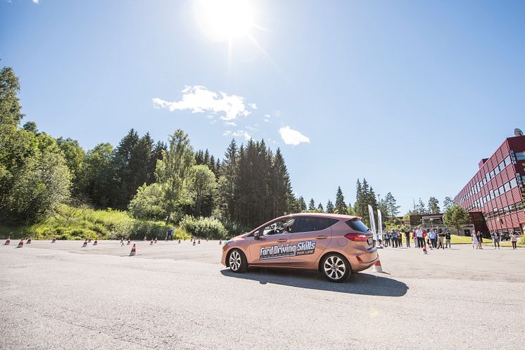 Fra pressekonferansen hvor Ford Motor Norge og forsikringsselskapet If lanserer et unikt opplæromgsprogram for unge sjåfører Ford Driving Skills for Life