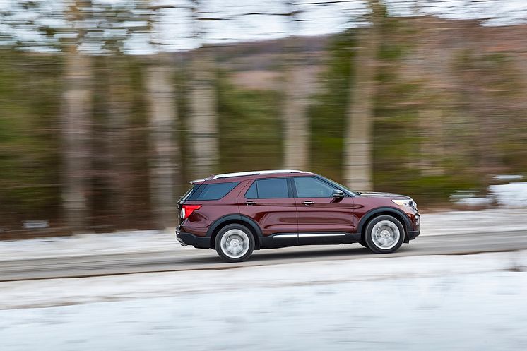 6-Ford-Explorer-Platinum