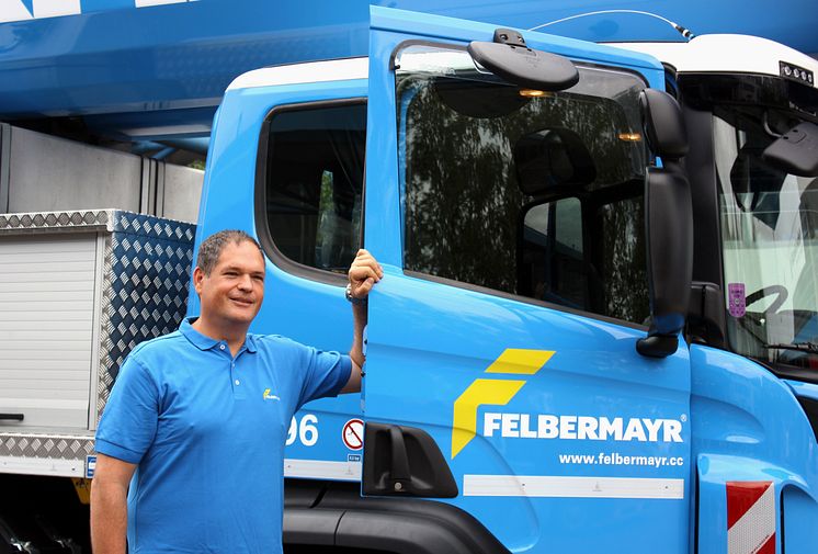 Scania P 450 mit Ruthmann Steiger von Felbermayr_5_Fahrer