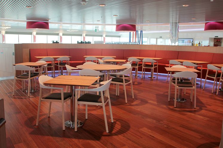 Das Restaurant auf Scandlines' neuer Hybridfähre "Berlin"