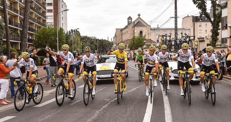 Ford_2017_Tour_de_France_Yellow_1