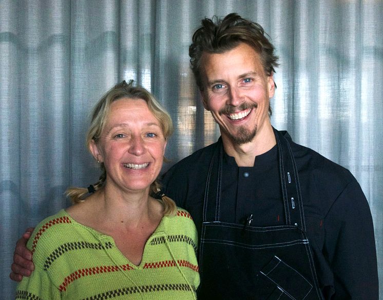 Biexperten Lotta Fabricius Kristiansen och kocken Paul Svensson