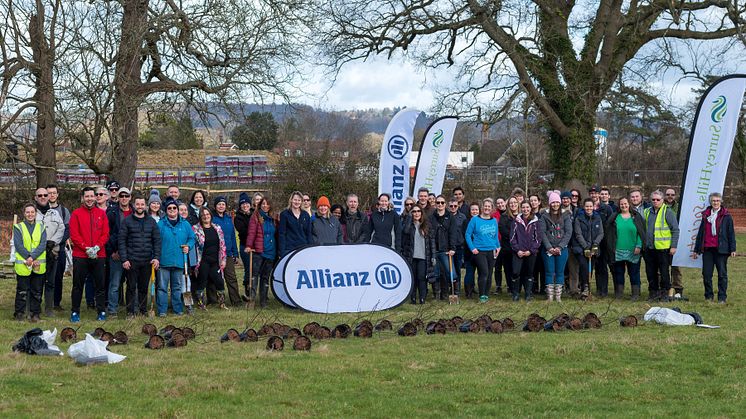 tree planting group.jpg