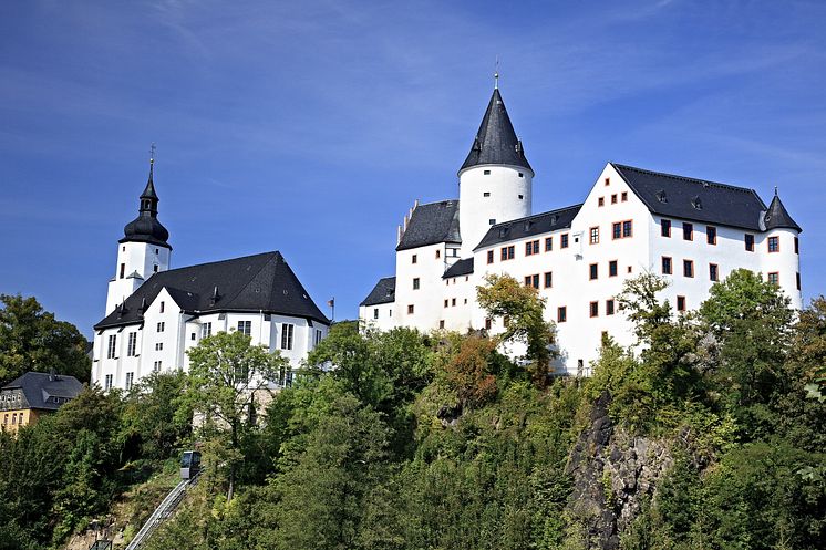 Schloss_Kirche_Schwarzenberg_freigegebenes Bild_von_Stadt_BUR Werbeagentur GmbH