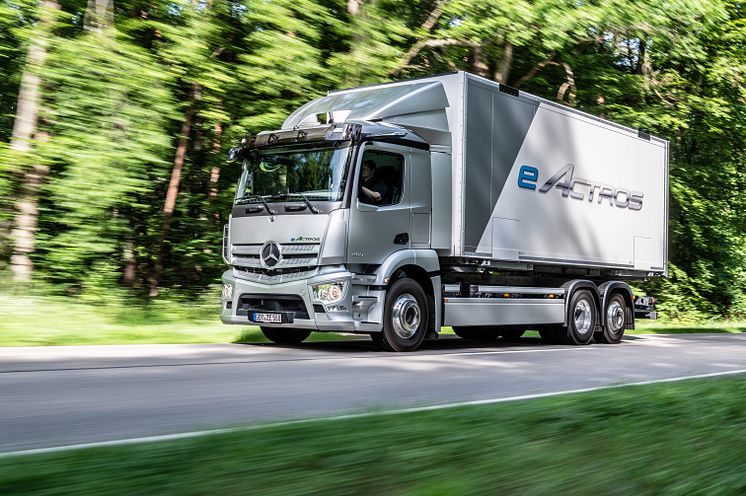 eActros_premiere00008