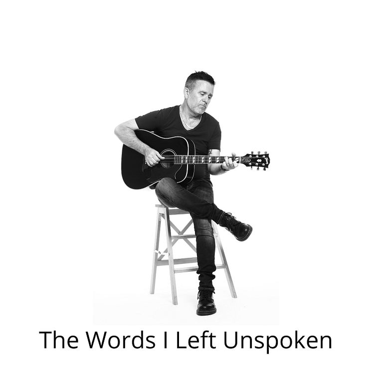 Omslag The Words I left Unspoken.jpg