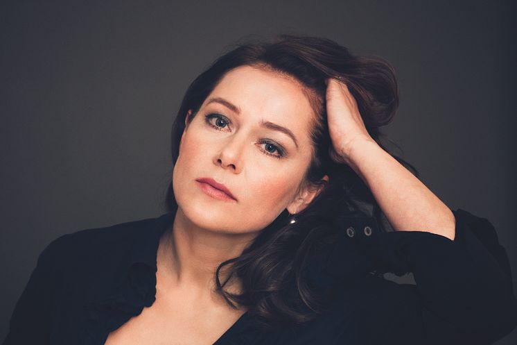 Sidse Babett Knudsen, af Stephen Freiheit