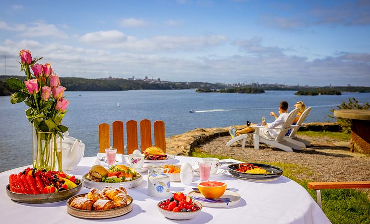 Frukost vid havskanten