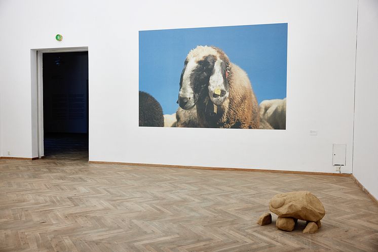 Lene Harbo, Melting in your eyes 2, 2022. Torkild Helland Kleppe, Minimegalith<3
