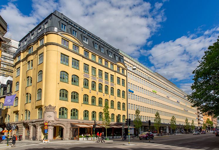 Sveavägen 48, Sveavägen 44