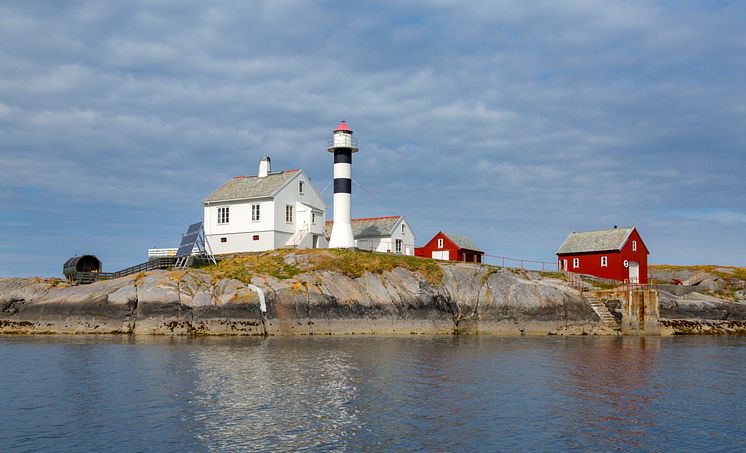Flatflesa Lighthouse- Photo - Vidar Moløkken – Visit Norway.jpg
