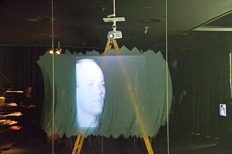 Blick in die Ausstellung "I`LL BE YOUR MIRROR. Screen Tests von Andy Warhol"