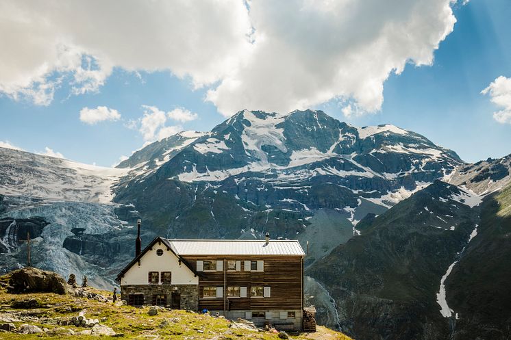 Turtmannhuette_Gletscher(c)Switzerland_Tourism