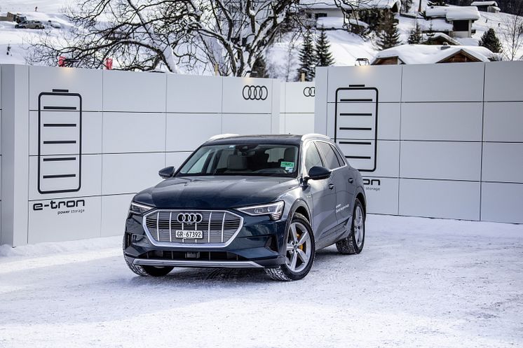 Audi elektrificerer World Economic Forum i Davos med Audi e-tron flåde og mobile grønne opladningscontainere