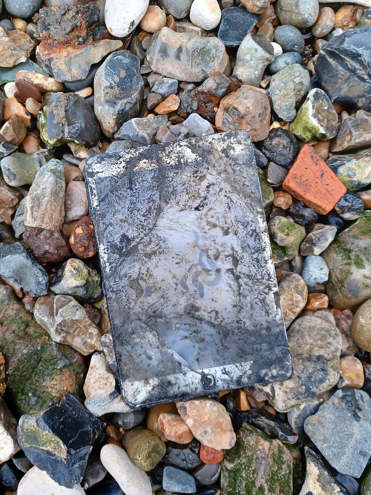 IPad recovered from Thames 2.jpg