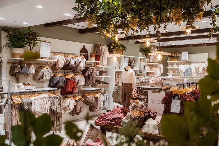 Newbie storeopening UK2.jpg