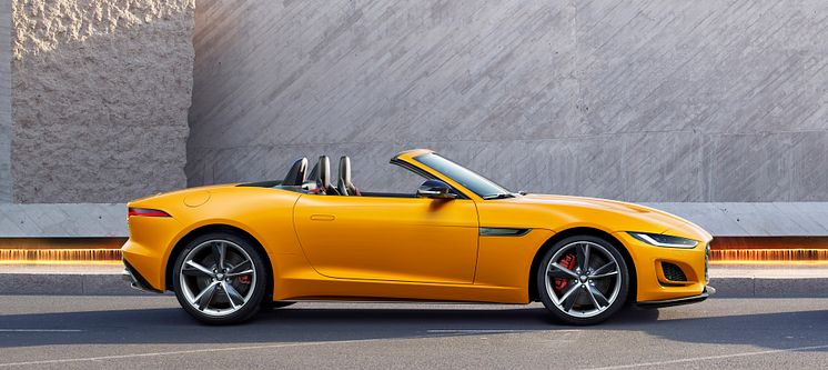 Jag_F-TYPE_21MY_Reveal_Image_Lifestyle_Convertible_SorrentoYellow_02.12.19