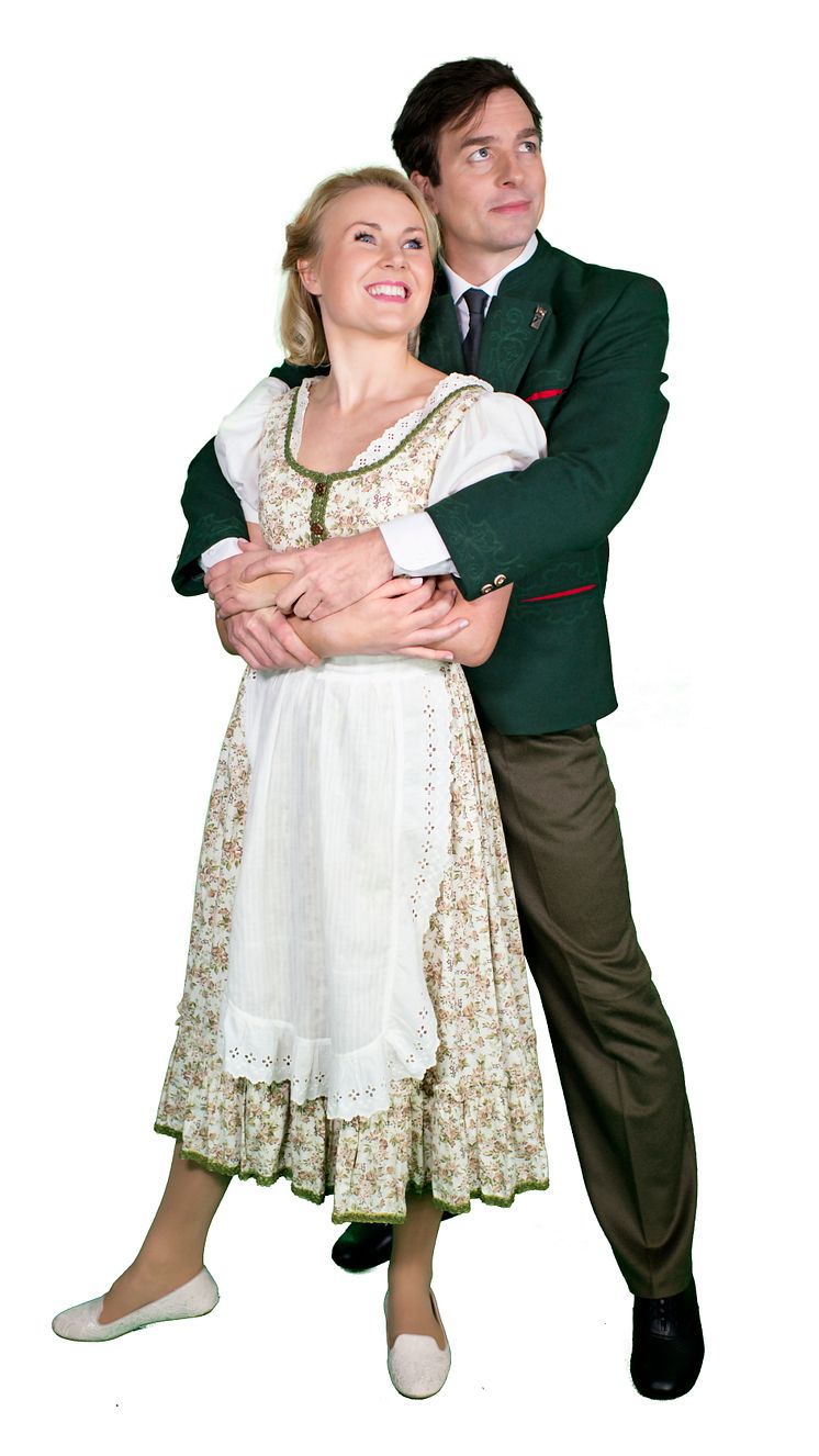 Elisa Lindström och Christopher Wollter gör rollerna som Maria respektive Kapten von Trapp i höstens uppsättning av Sound of Music på Nöjesteatern i Malmö.