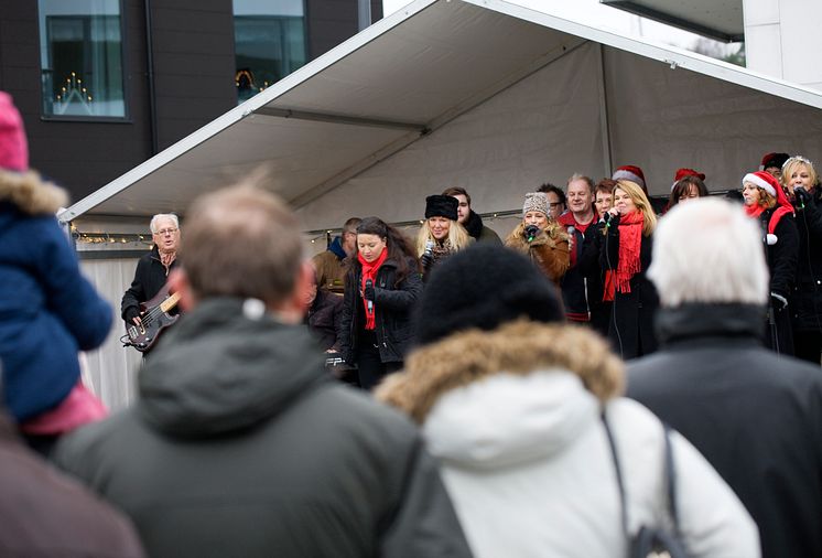 Invigning av hus och huvudkontor på Råda torg i Mölnlycke