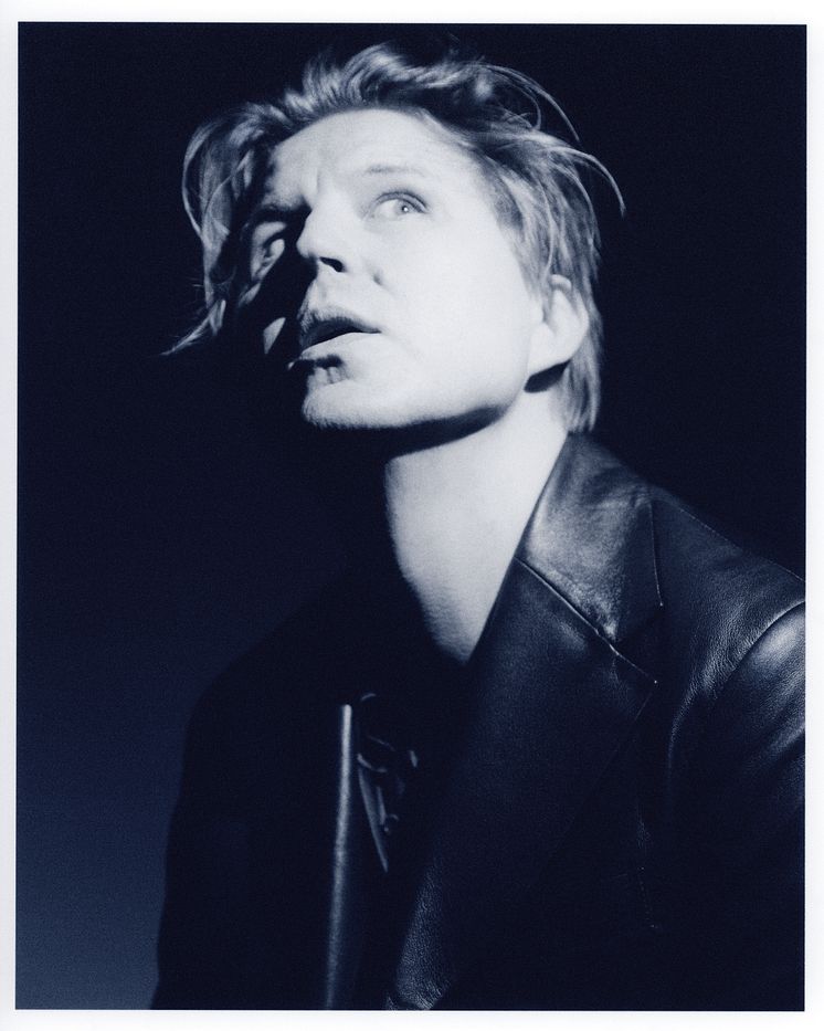 Hög_Pressbild_Markus Krunegård Bolagsgården. Cred Ellen Nykvist.jpg