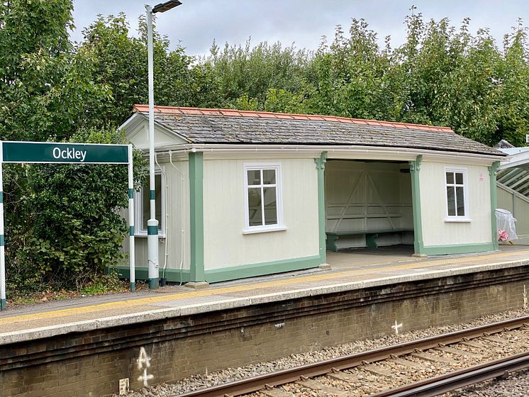 Ockley platform shelter